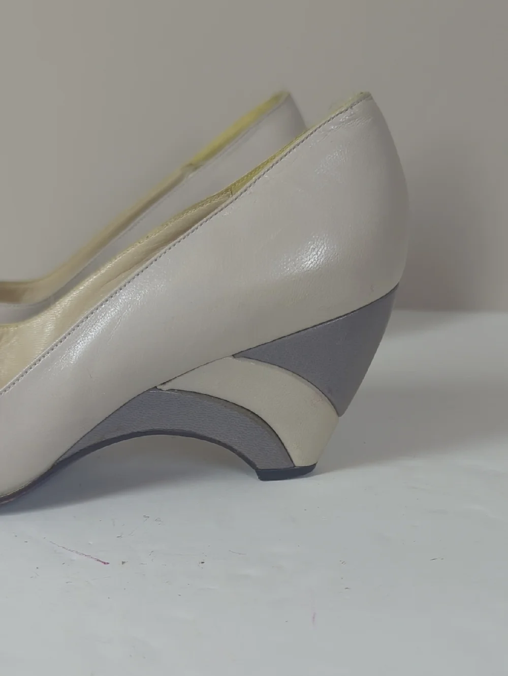 Vintage Stuart Weitzman Heels 8 Leather Sculptural Heel Minimalis - Picture 2 of 9